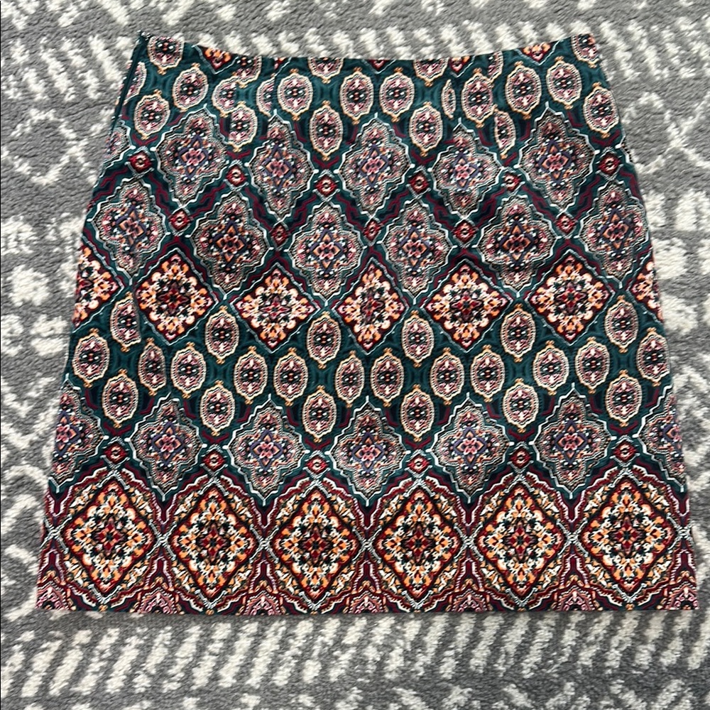 Elegant Multicolor Patterned Skirt